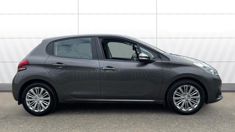 Peugeot 208 1.2 PureTech 82 Signature 5dr [Start Stop] Petrol Hatchback